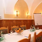 Hotel Altstadt-hotel 4*