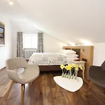 Hotel Altstadt-hotel 4*