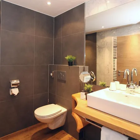 Altstadt-hotel 4*