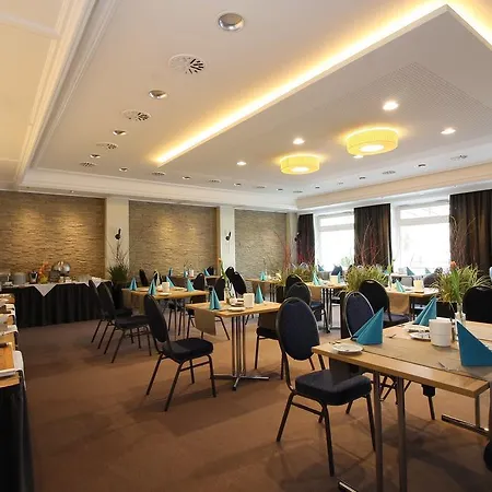 Hotel Altstadt-hotel 4*