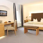 Altstadt-hotel Hotell 4*