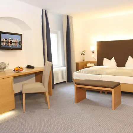 Altstadt-hotel Szálloda 4*